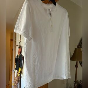 Men’s white short sleeve Henley. Brooks Brothers NWT